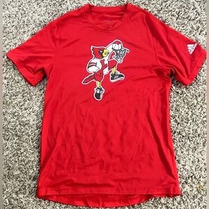 University of Louisville Basketball T-Shirt. Throwback Louie. Size Small